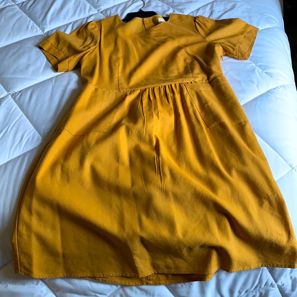 Roolee short-sleeved pocket dress